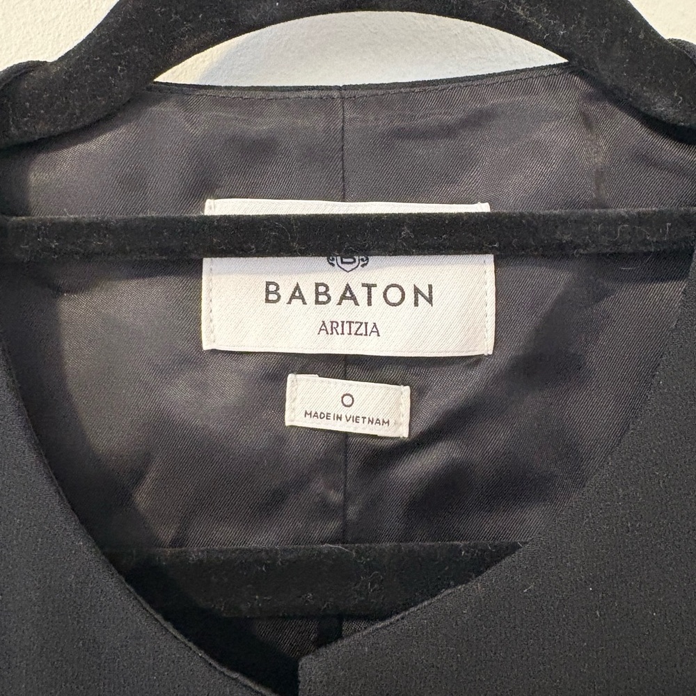 Aritzia Babaton Juris Vest Size 0 - Picture 4 of 4
